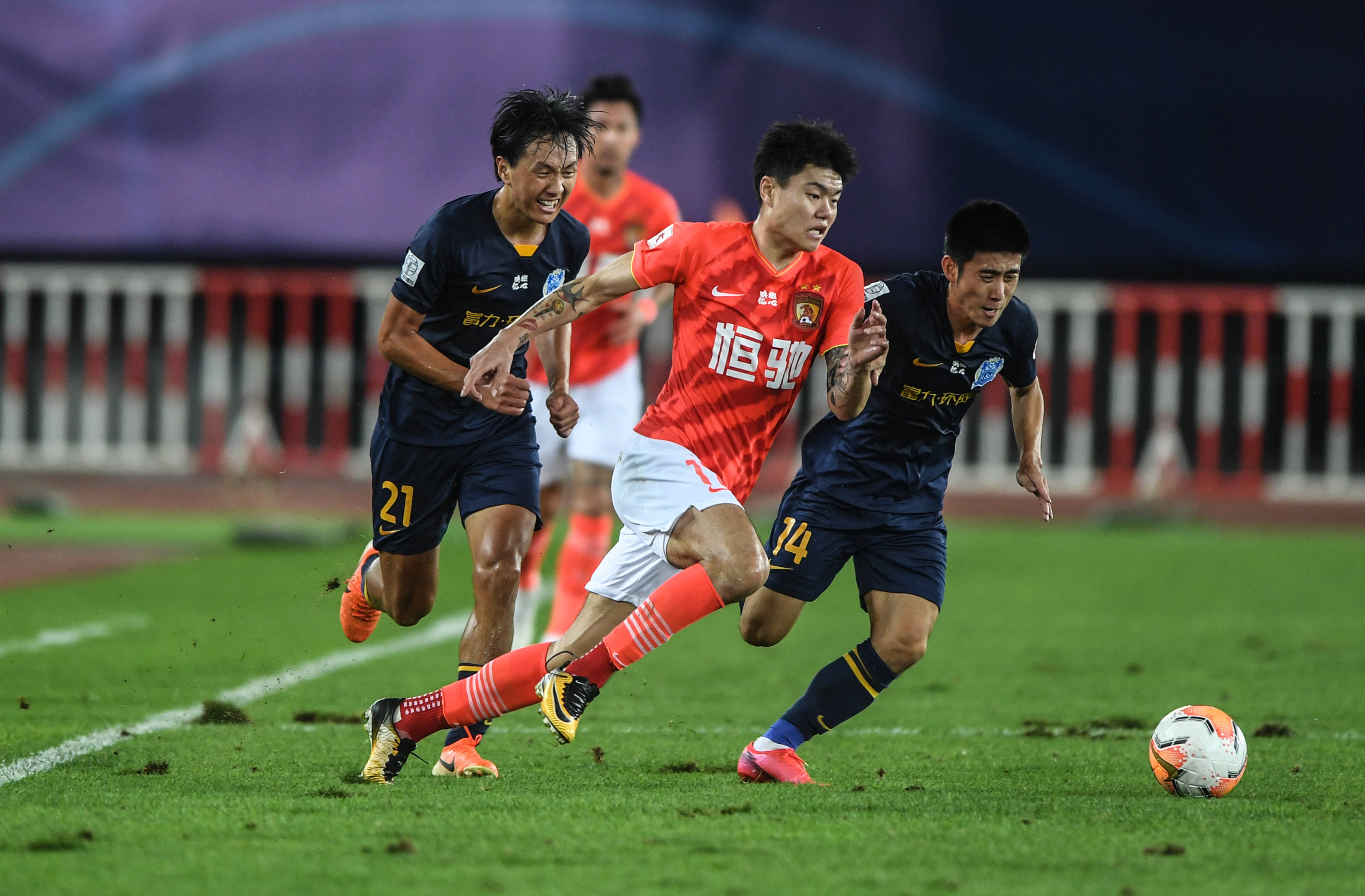 步和发展 步和发展