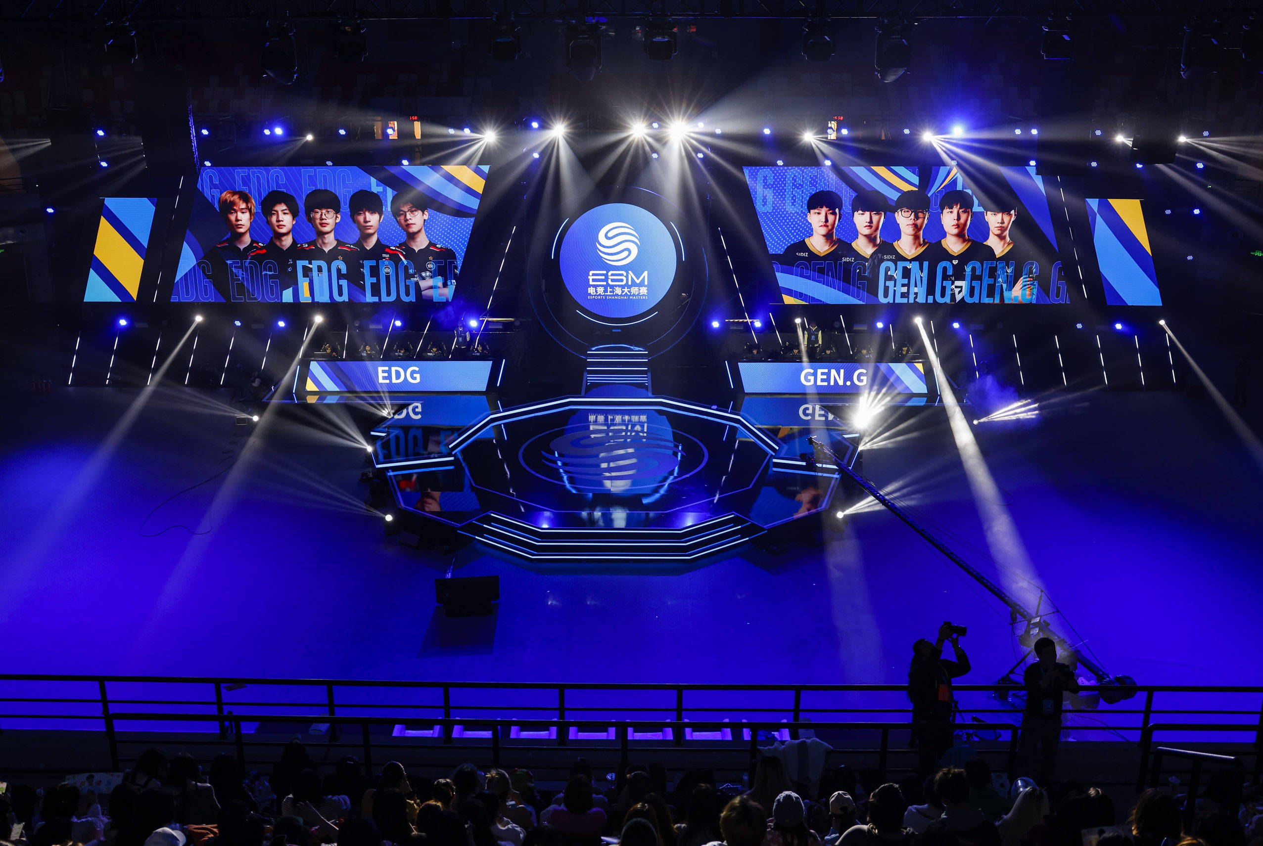 暗示！湖人曾坚信签小卡，湖记：因特殊情况失之交臂