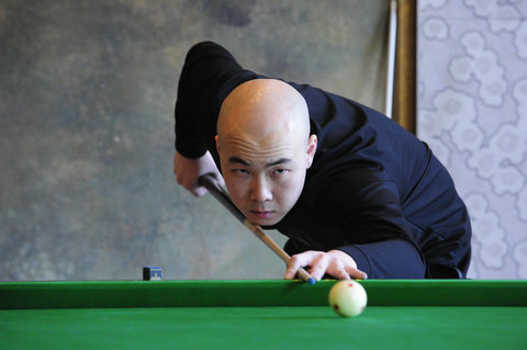 体育中超：商隐传射曼巴破门 大连人2-0战胜成都蓉城